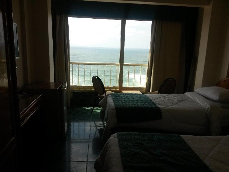 Royal Crown Hotel 3*